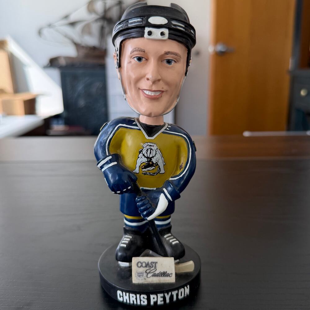 Bobble Head Chris Peyton #11 Long Beach Icedogs NHL Collectible Figurine 7"